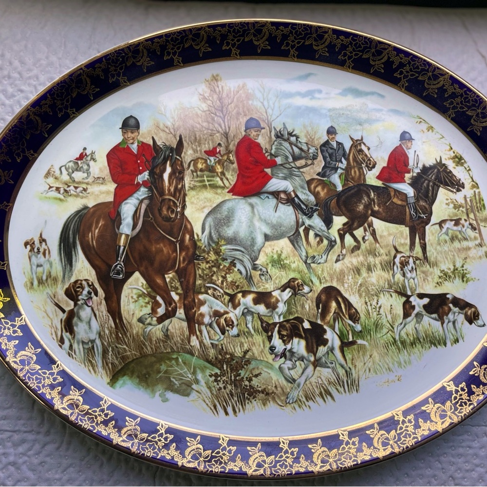 Decorative English equestrian plate